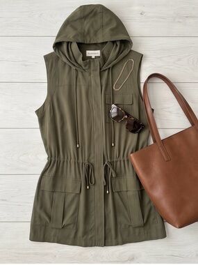 NWOT Daniel Rainn Olive Utility Vest with Drawstring Waist